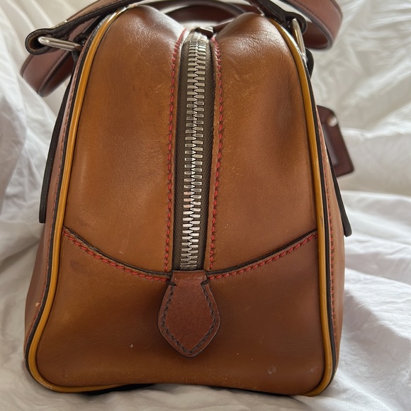 Over the shoulder Prada bag - Picture 8 of 13